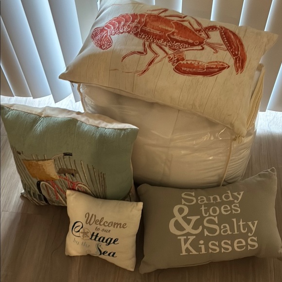 Coastal Themed Decorative Pillow Set and queen duvet